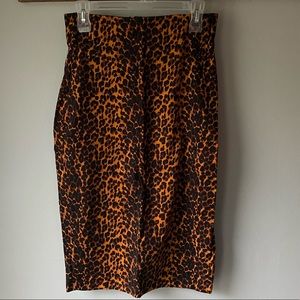 Pin-up style fitted high waisted skirt